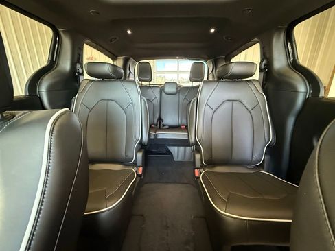 New 2026 Chrysler Pacifica Limited w/ S Appearance Package image 22