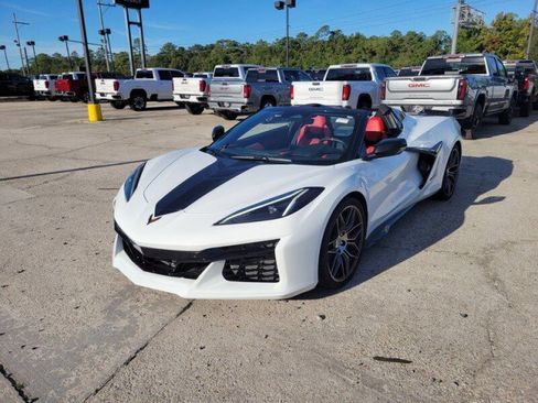 Used 2024 Chevrolet Corvette Z06 RWD image 6
