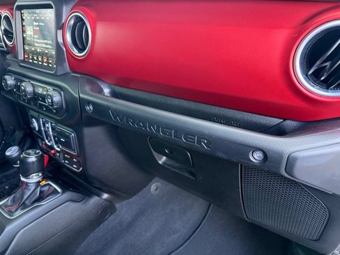 Used 2018 Jeep Wrangler Unlimited Rubicon AWD/4WD image 21