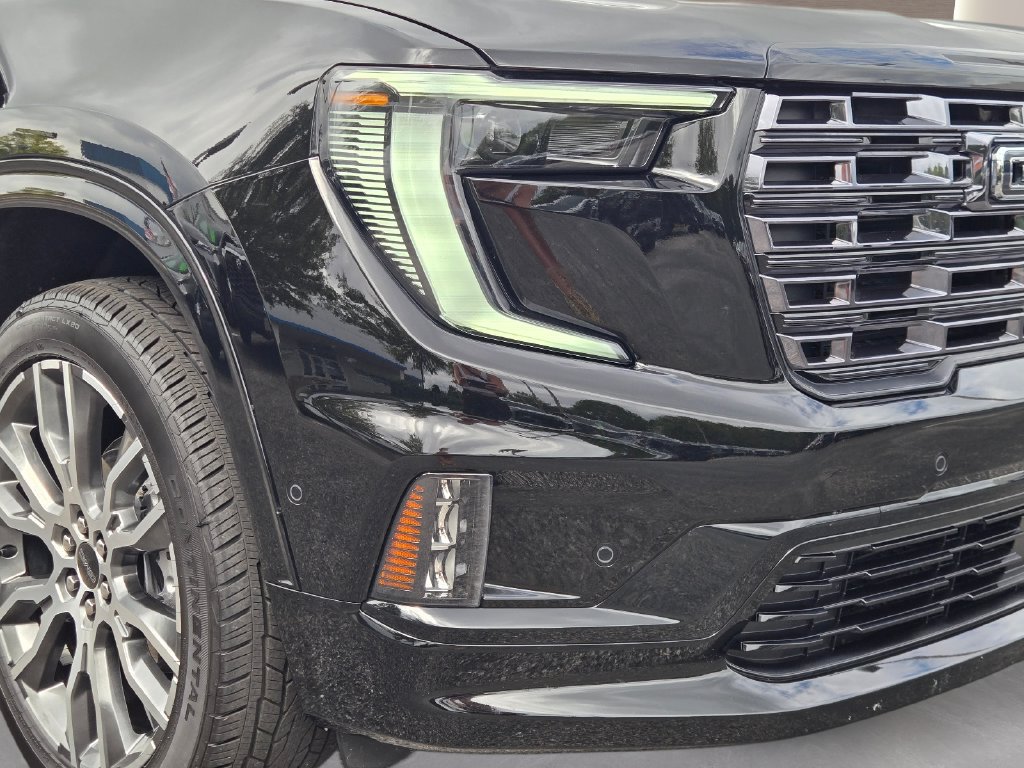 Used 2026 GMC Acadia Denali Ultimate w/ LPO, Floor Liner Package FWD image 2