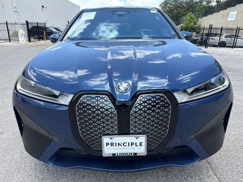 Used 2023 BMW iX xDrive50 w/ Sport Package AWD/4WD image 5