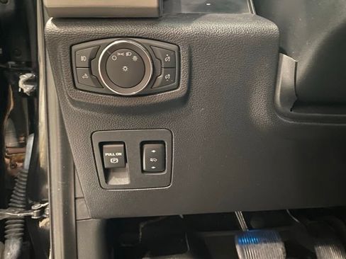 Used 2019 Ford F150 Lariat w/ Equipment Group 502A Luxury AWD/4WD image 12