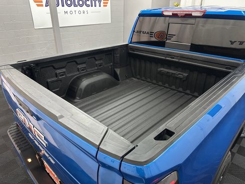 Used 2024 GMC Sierra 1500 AT4 w/ Technology Package image 11