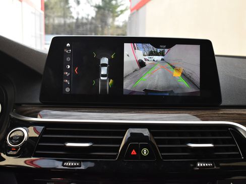 Used 2019 BMW 530i xDrive w/ Convenience Package image 33