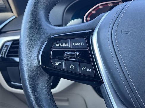 Used 2022 BMW 540i w/ Premium Package image 23