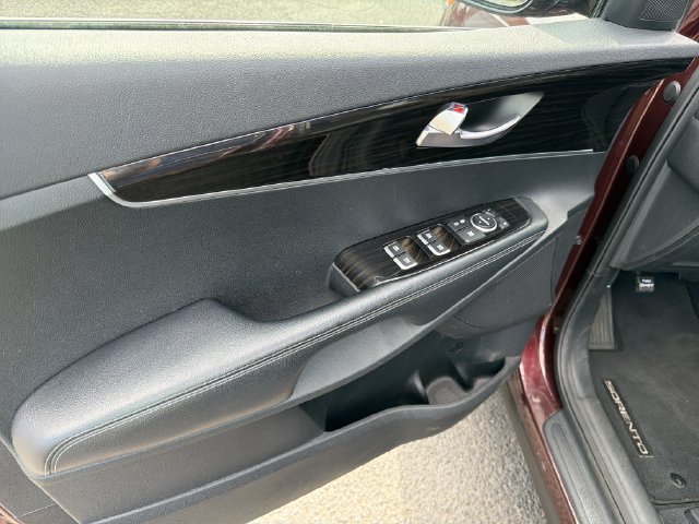 Used 2020 Kia Sorento LX w/ LX I4 Convenience Package AWD/4WD image 17