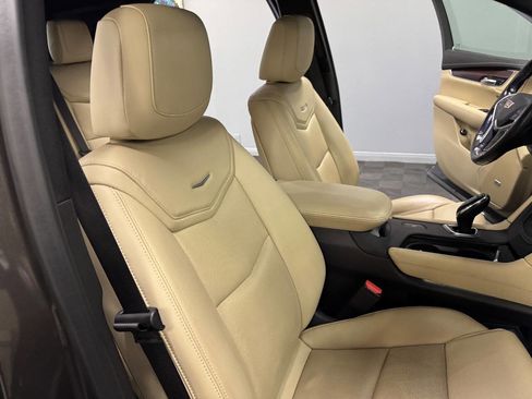 Used 2019 Cadillac XT5 Luxury image 55