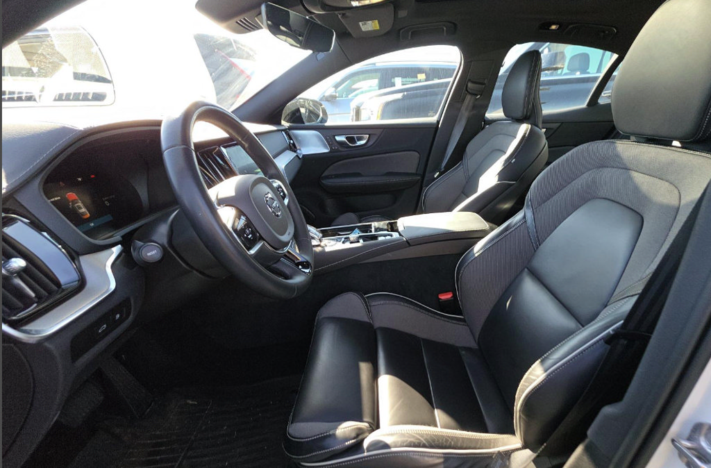 Used 2024 Volvo S60 T8 Ultimate w/ Climate Package AWD/4WD image 9