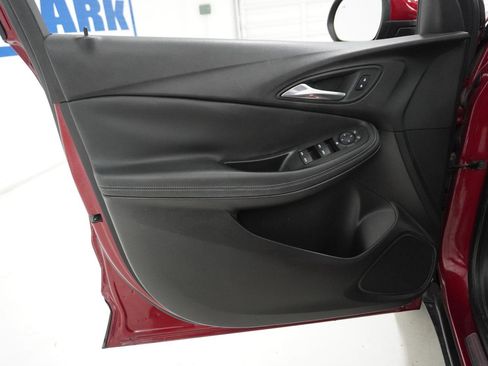 Used 2021 Buick Encore GX Select image 12