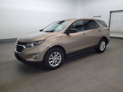 Used 2019 Chevrolet Equinox LT image 2
