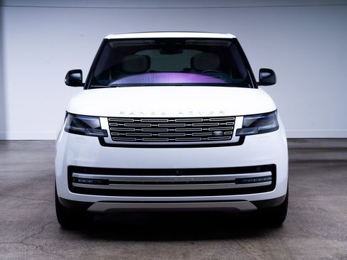 Used 2023 Land Rover Range Rover Autobiography AWD/4WD image 2