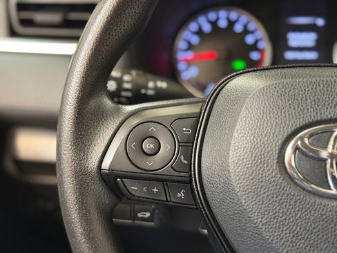 Used 2019 Toyota RAV4 XLE w/ Convenience Package image 9