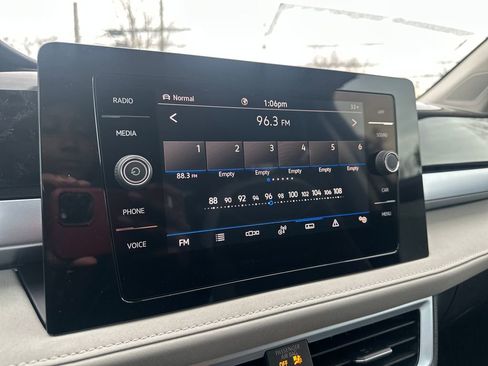 New 2026 Volkswagen Taos SE image 9