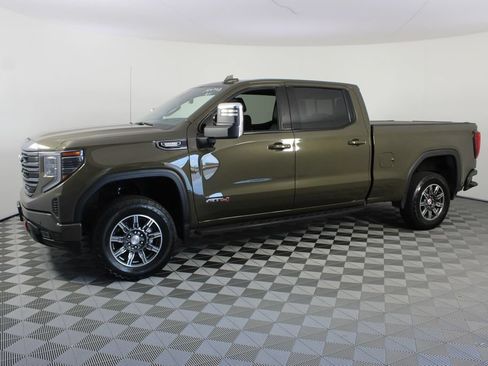 Used 2024 GMC Sierra 1500 AT4 w/ Technology Package AWD/4WD image 2