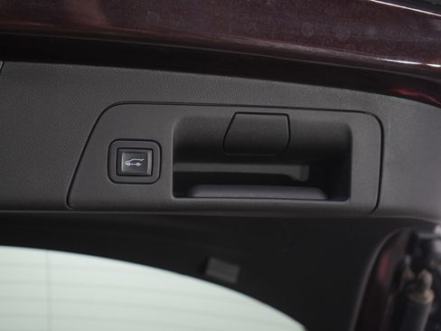 Used 2022 Buick Envision Avenir w/ Technology Package II image 10