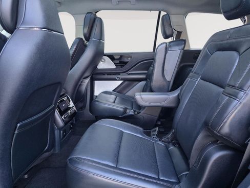 Used 2025 Lincoln Aviator Reserve w/ Equipment Group 201A image 13