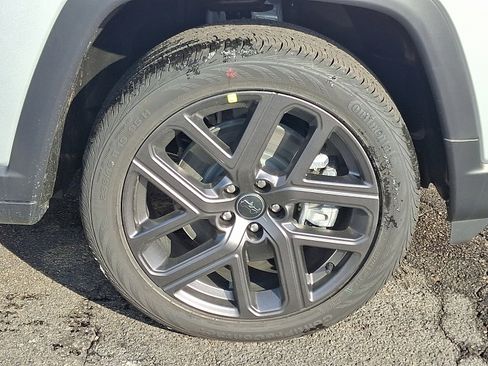 New 2026 Jeep Compass Limited image 8