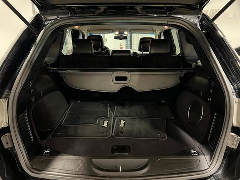 Used 2013 Jeep Grand Cherokee Trailhawk image 32