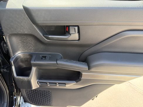 Certified 2025 Toyota 4Runner SR5 AWD/4WD image 28