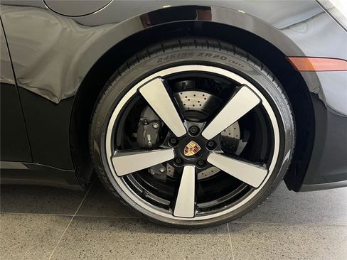 Certified 2025 Porsche 911 Carrera image 13