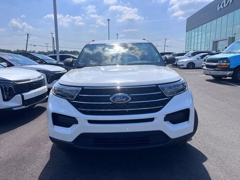 Used 2024 Ford Explorer XLT RWD image 7