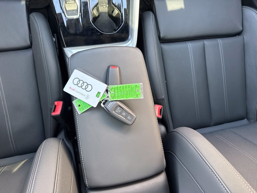 Used 2025 Audi Q5 Premium Plus w/ Premium Plus AWD/4WD image 20