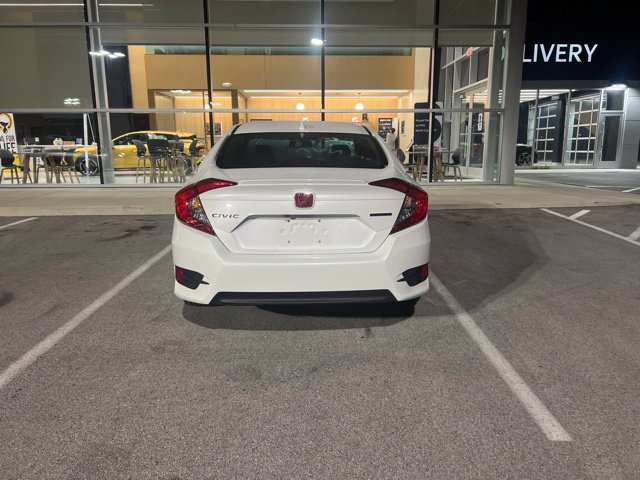 Used 2018 Honda Civic Touring image 6