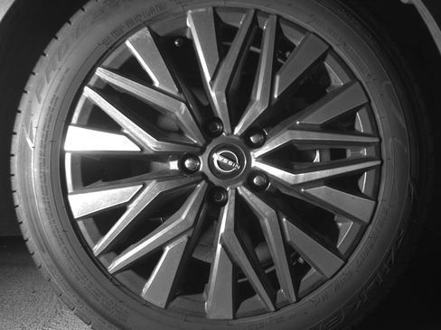 Used 2025 Nissan Altima 2.5 SV FWD image 13