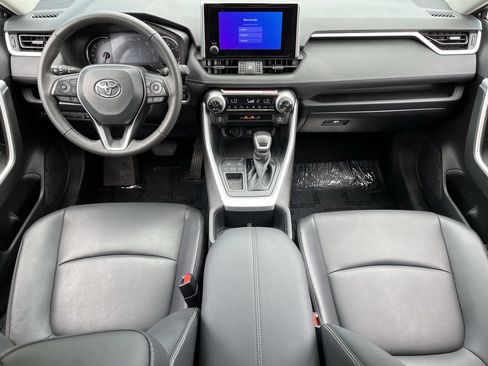 Used 2025 Toyota RAV4 XLE Premium FWD image 9