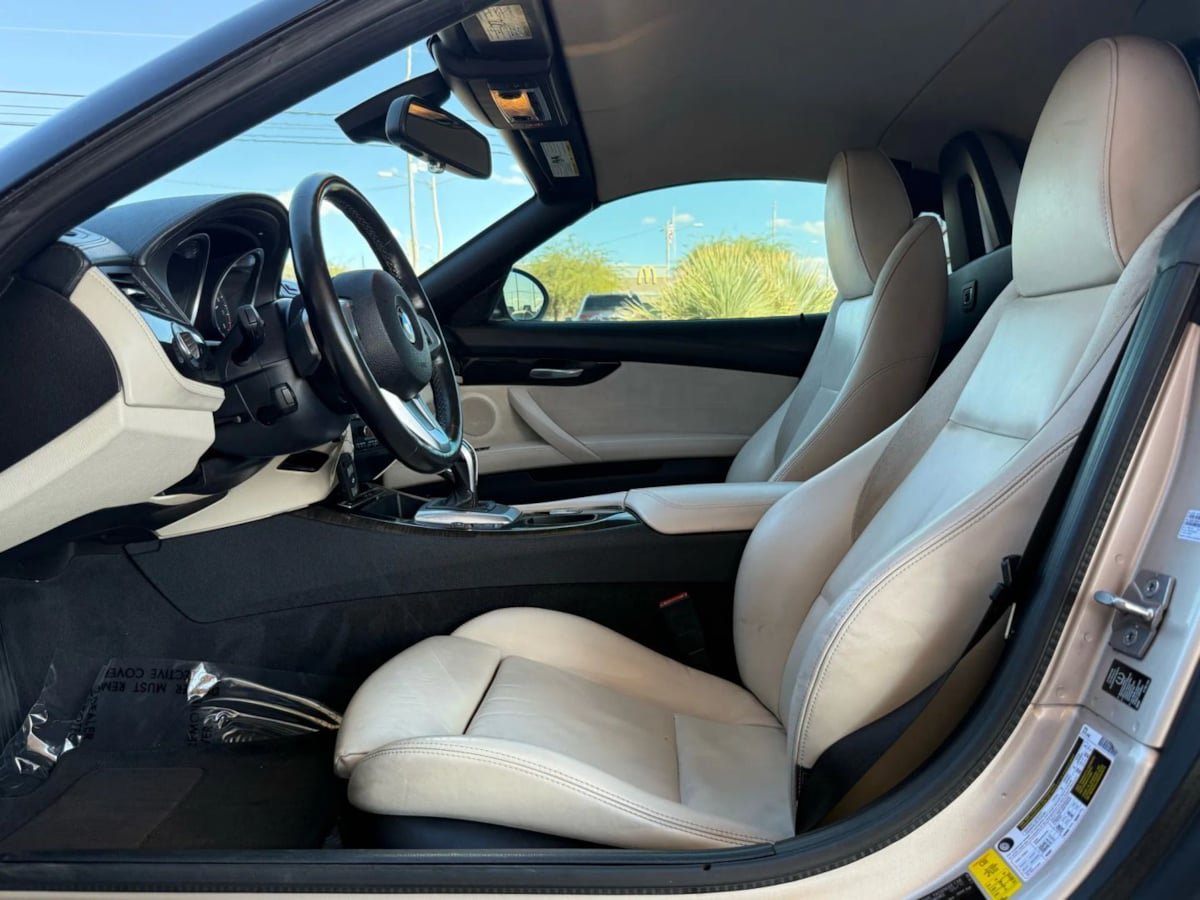 Used 2011 BMW Z4 sDrive35i RWD image 42