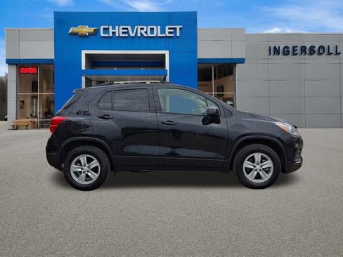 Used 2021 Chevrolet Trax LT AWD/4WD image 27