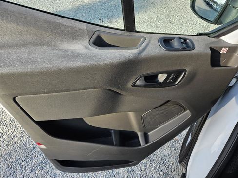 Used 2020 Ford Transit 250 Medium Roof RWD image 11