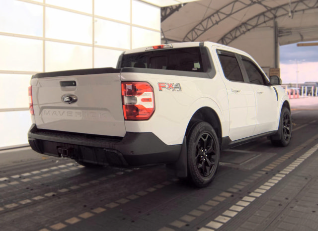 Used 2024 Ford Maverick Lariat w/ FX4 Off-Road Package AWD/4WD image 3
