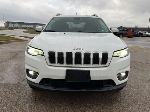 Used 2019 Jeep Cherokee Latitude Plus w/ Comfort/Convenience Group image 6