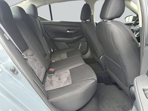 Used 2025 Nissan Sentra SR FWD image 40
