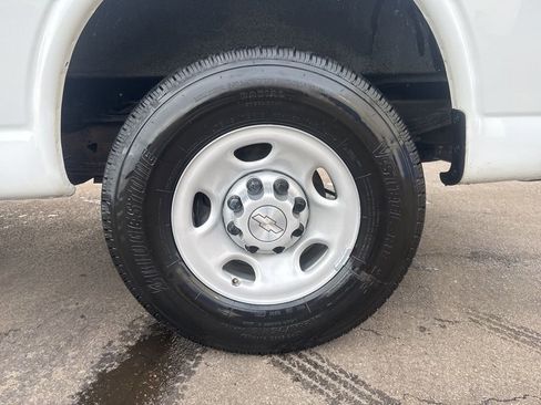 Used 2019 Chevrolet Express 2500 w/ Driver Convenience Package image 31