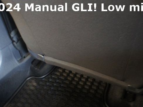 Used 2024 Volkswagen Jetta GLI 40th Anniversary Edition image 17