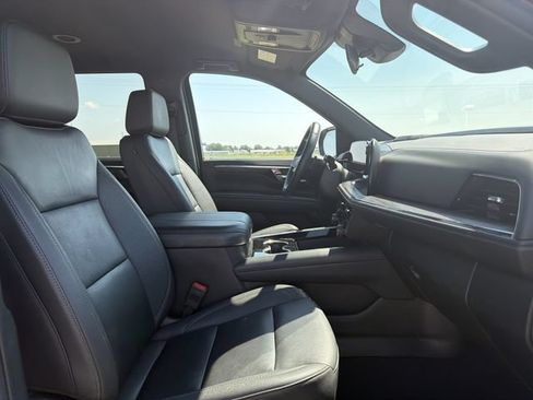 Used 2025 Chevrolet Tahoe LT RWD image 14