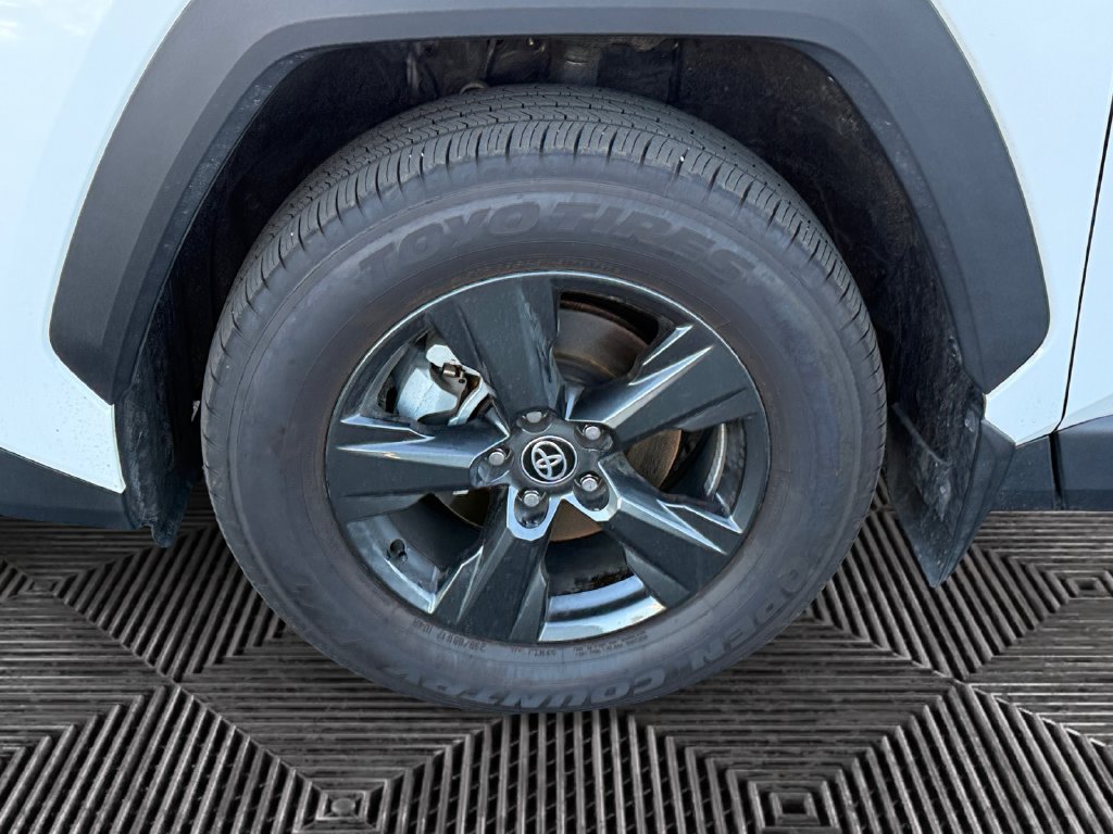 Used 2026 Toyota RAV4 LE AWD/4WD image 14