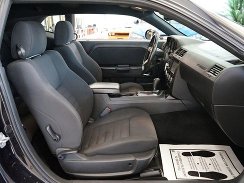 Used 2010 Dodge Challenger SE RWD image 36