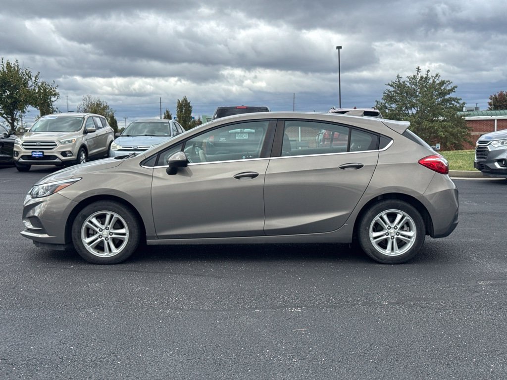 Used 2017 Chevrolet Cruze LT FWD image 12