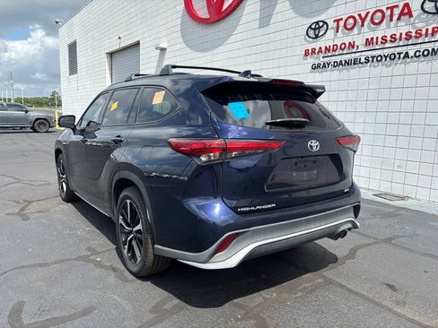 Used 2021 Toyota Highlander XSE FWD image 5