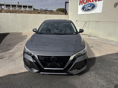 Used 2022 Nissan Sentra SV image 2