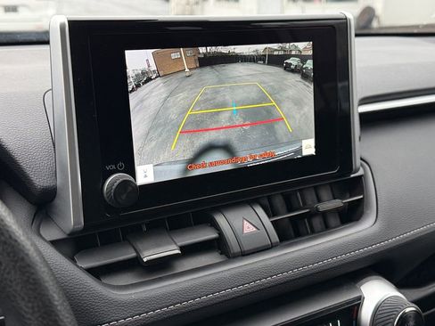 Certified 2025 Toyota RAV4 XLE image 33