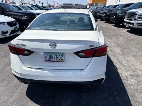Used 2024 Nissan Altima 2.5 SR FWD image 17
