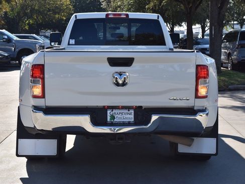 Used 2024 RAM 3500 Tradesman w/ Chrome Appearance Group image 9