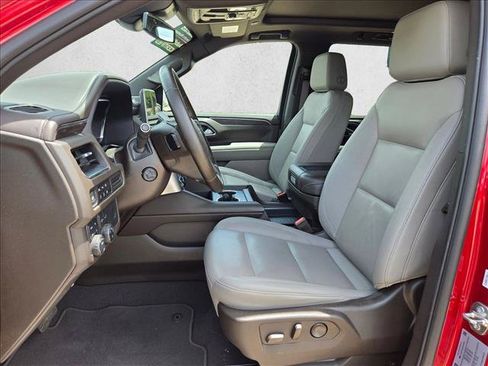 Used 2024 Chevrolet Tahoe Z71 w/ Luxury Package AWD/4WD image 15
