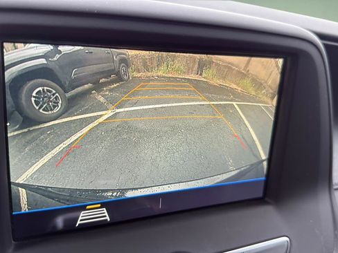 Used 2019 Chevrolet Camaro LT image 18