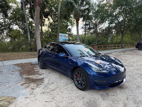 Used 2018 Tesla Model 3 Long Range RWD image 5