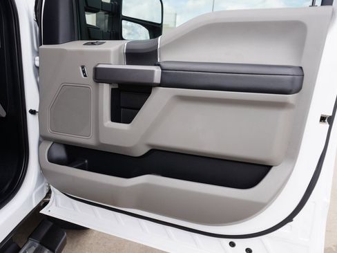 Used 2019 Ford F250 XLT w/ XLT Value Package image 22